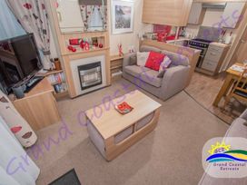 Devon Cliffs Holiday Park - Holiday Accommodation 8305 - Devon - 1189151 - thumbnail photo 5