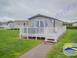Devon Cliffs Holiday Park - Holiday Accommodation 8305 - Devon - 1189151 - thumbnail photo 15