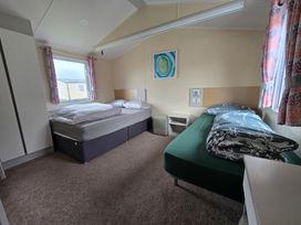 Golden Sands - Holiday Accommodation 8309 - Lincolnshire - 1189152 - thumbnail photo 9