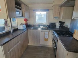 Golden Sands - Holiday Accommodation 8353 - Lincolnshire - 1189154 - thumbnail photo 12