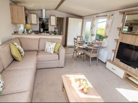Lyons Sunnysands Holiday Park - Holiday Accommodation 8412 - Mid Wales - 1189157 - thumbnail photo 3