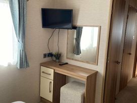 Lyons Sunnysands Holiday Park - Holiday Accommodation 8412 - Mid Wales - 1189157 - thumbnail photo 9