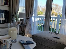 Hafan y Mor Haven - Holiday Accommodation 8421 - North Wales - 1189160 - thumbnail photo 6