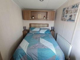 Littlesea Holiday Park - Holiday Accommodation 8450 - Dorset - 1189164 - thumbnail photo 9