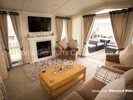 Golden Gate Holiday Centre - Holiday Accommodation 846 - North Wales - 1189165 - thumbnail photo 3
