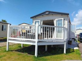 Trecco Bay - Holiday Accommodation 8466 - Somerset & Wiltshire - 1189166 - thumbnail photo 1