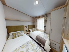 Trecco Bay - Holiday Accommodation 8466 - Somerset & Wiltshire - 1189166 - thumbnail photo 4