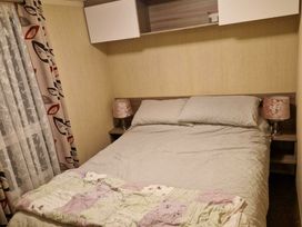 Combe Haven Holiday Park - Holiday Accommodation 8475 - Kent & Sussex - 1189168 - thumbnail photo 16