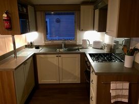 Seashore Holiday Park - Holiday Accommodation 848 - Norfolk - 1189169 - thumbnail photo 5