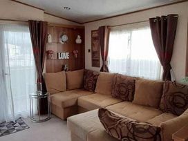Browns Holiday Park - Holiday Accommodation 8510 - North Wales - 1189173 - thumbnail photo 4