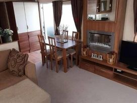 Browns Holiday Park - Holiday Accommodation 8510 - North Wales - 1189173 - thumbnail photo 5