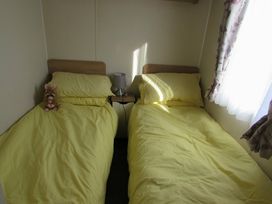 Caister Holiday Park - Holiday Accommodation 8567 - Norfolk - 1189175 - thumbnail photo 7