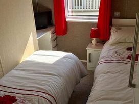 Ty Mawr Holiday Park - Holiday Accommodation 8600 - North Wales - 1189180 - thumbnail photo 2