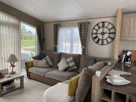 Primrose Valley Holiday Park - Holiday Accommodation 8630 - North Yorkshire (incl. Whitby) - 1189181 - thumbnail photo 2