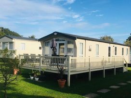 Weeley Bridge Holiday Park - Holiday Accommodation 8674 - Suffolk & Essex - 1189183 - thumbnail photo 1