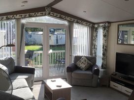Weeley Bridge Holiday Park - Holiday Accommodation 8674 - Suffolk & Essex - 1189183 - thumbnail photo 2