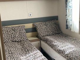 Weeley Bridge Holiday Park - Holiday Accommodation 8674 - Suffolk & Essex - 1189183 - thumbnail photo 8