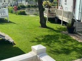 Weeley Bridge Holiday Park - Holiday Accommodation 8674 - Suffolk & Essex - 1189183 - thumbnail photo 11