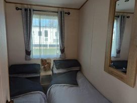 Cayton Bay Caravan Park - Holiday Accommodation 869 - North Yorkshire (incl. Whitby) - 1189186 - thumbnail photo 11