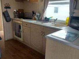 Happy Days Caravan Park - Holiday Accommodation 8736 - North Wales - 1189192 - thumbnail photo 11