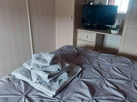 Happy Days Caravan Park - Holiday Accommodation 8736 - North Wales - 1189192 - thumbnail photo 13