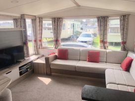 Manorbier Country Park - Holiday Accommodation 8746 - South Wales - 1189194 - thumbnail photo 2