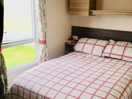 Manorbier Country Park - Holiday Accommodation 8746 - South Wales - 1189194 - thumbnail photo 5