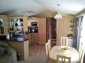Cardigan Bay Holiday Park - Holiday Accommodation 876 - South Wales - 1189196 - thumbnail photo 3