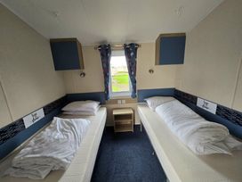 Golden Sands - Holiday Accommodation 8774 - Lincolnshire - 1189198 - thumbnail photo 6