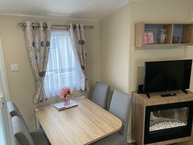 Tattershall Lakes Country Park - Holiday Accommodation 8859 - Lincolnshire - 1189209 - thumbnail photo 4