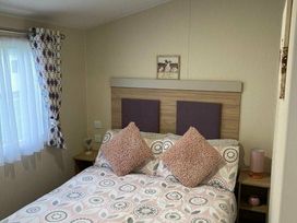 Tattershall Lakes Country Park - Holiday Accommodation 8859 - Lincolnshire - 1189209 - thumbnail photo 8