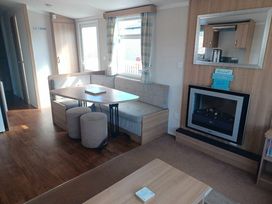 Primrose Valley Holiday Park - Holiday Accommodation 8870 - North Yorkshire (incl. Whitby) - 1189210 - thumbnail photo 5