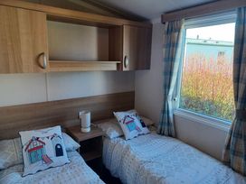 Primrose Valley Holiday Park - Holiday Accommodation 8870 - North Yorkshire (incl. Whitby) - 1189210 - thumbnail photo 7