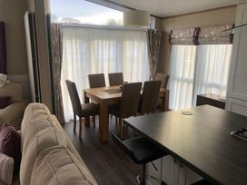 Kiln Park Holiday Park - Holiday Accommodation 8885 - South Wales - 1189211 - thumbnail photo 4