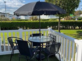 Greenacres Holiday Park - Holiday Accommodation 89 - North Wales - 1189212 - thumbnail photo 1