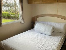 Greenacres Holiday Park - Holiday Accommodation 89 - North Wales - 1189212 - thumbnail photo 15