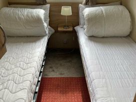 Greenacres Holiday Park - Holiday Accommodation 89 - North Wales - 1189212 - thumbnail photo 16