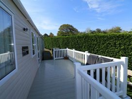 White Acres Holiday Park - Holiday Accommodation 895 - Cornwall - 1189216 - thumbnail photo 2