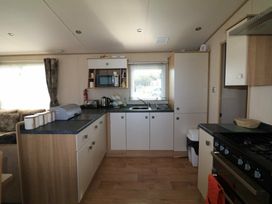White Acres Holiday Park - Holiday Accommodation 895 - Cornwall - 1189216 - thumbnail photo 4