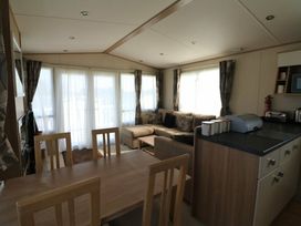 White Acres Holiday Park - Holiday Accommodation 895 - Cornwall - 1189216 - thumbnail photo 5