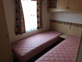 Trimingham House Caravan Park - Holiday Accommodation 8974 - Norfolk - 1189217 - thumbnail photo 7