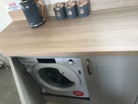 Kingfisher Caravan Park - Holiday Accommodation 9056 - Lincolnshire - 1189221 - thumbnail photo 7