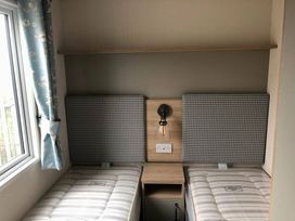 Kingfisher Caravan Park - Holiday Accommodation 9056 - Lincolnshire - 1189221 - thumbnail photo 10