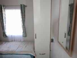 Pinewoods Holiday Park - Holiday Accommodation 9092 - Norfolk - 1189222 - thumbnail photo 2
