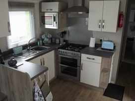 Waterside, Paignton - Holiday Accommodation 9102 - Devon - 1189223 - thumbnail photo 5