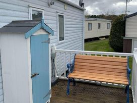 Pinewoods Holiday Park - Holiday Accommodation 9255 - Norfolk - 1189233 - thumbnail photo 9