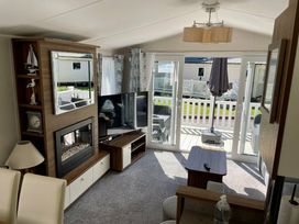 Kiln Park Holiday Park - Holiday Accommodation 9279 - South Wales - 1189234 - thumbnail photo 2