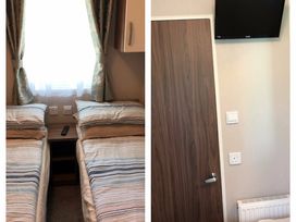 Kiln Park Holiday Park - Holiday Accommodation 9279 - South Wales - 1189234 - thumbnail photo 12