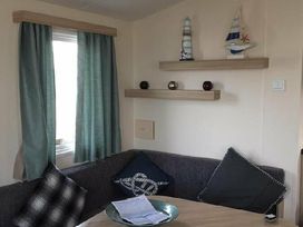 Primrose Valley Holiday Park - Holiday Accommodation 930 - North Yorkshire (incl. Whitby) - 1189237 - thumbnail photo 3