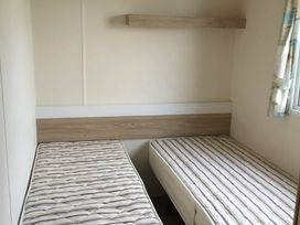 Primrose Valley Holiday Park - Holiday Accommodation 930 - North Yorkshire (incl. Whitby) - 1189237 - thumbnail photo 6